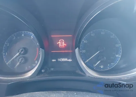 2015 Toyota Corolla S Plus z USA, uszkodzony, nr VIN 5YFBURHE7FP327947